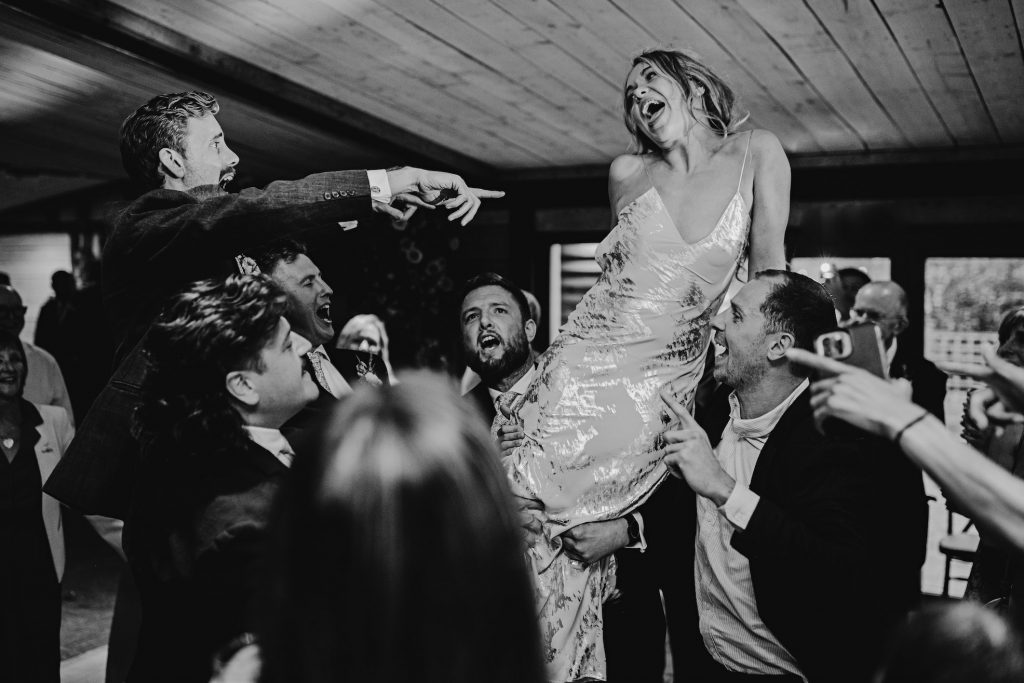 An exclusive and experienced Jewish wedding band based in London